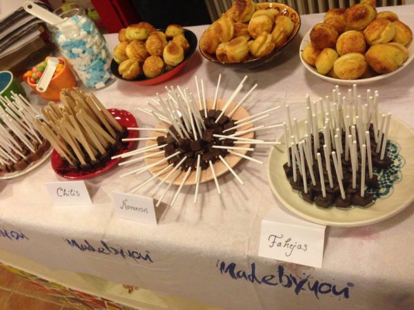 Forrócsokis kerámiafestőestMadeByYou Budapest