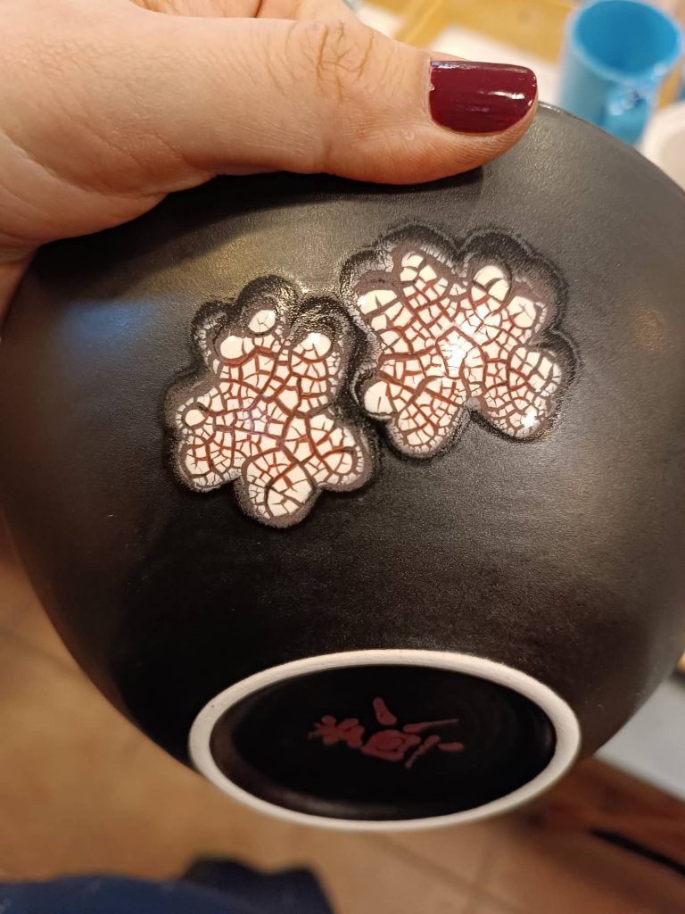 Speciális-mázak-kerámiafestő-workshop-MadeByYou-Budapest