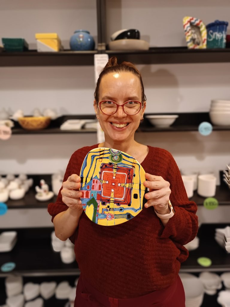 Hundertwasser kerámiafestő foglalkozás - MadeByYou Budapest